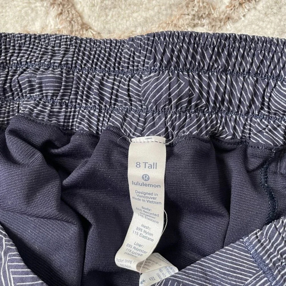 Lululemon Hotty Hot Short II 4" Etch Hail Midnight Navy  Size 8 Tall - Picture 9 of 9